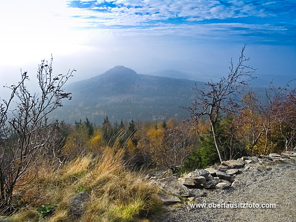 Foto von Peter Hennig PIXELWERKSTATT Herbstlandschaft in Tschechien gesehen vom Tannenberg (Jedlova)