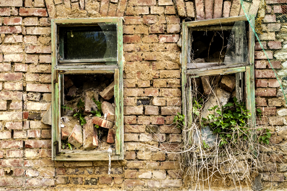 Fenster sind ein oft anzutreffendes Motiv und sehr unterschiedlich in ihrem Aussehen