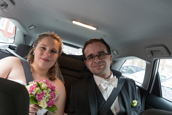 Foto Hochzeit Brautpaar Auto