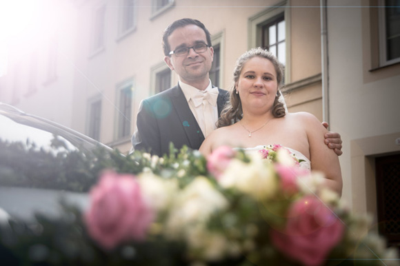 Foto Hochzeit Brautpaar Auto