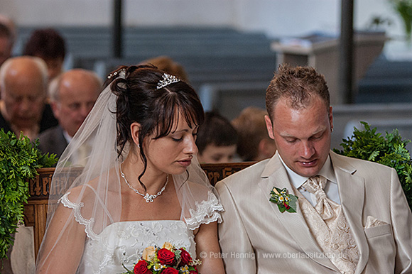 Foto Hochzeit Brautpaar in Kirche